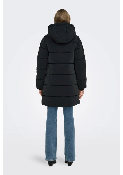 Onldixie Kapitoneli Regular Fit Kapüşonlu Uzun Mont Bayan Mont 15349120 indirimleri