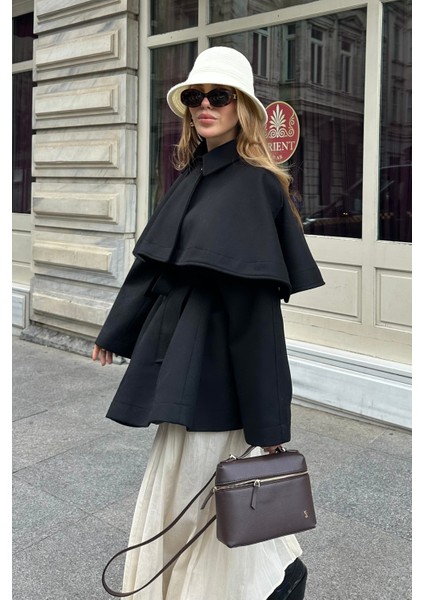 Siyah Livia Pelerin Detaylı Kaşe Kaban