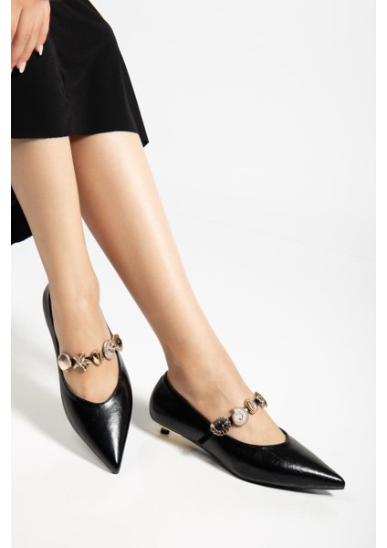 Kadın Kısa Topuklu Aykkabı Siyah Rugan Baretli Minik Ökçe fiyatları