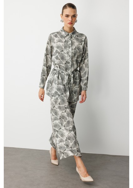 Mix Mizalle Haki Yeşil Yaprak Desenli Uzun Evaze Etek fırsatları