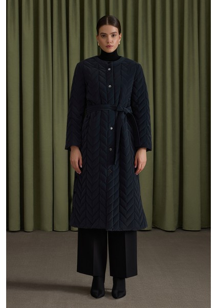 Yanları Çıtçıt ve Yırtmaç Detaylı Kapitone Mont fiyatları