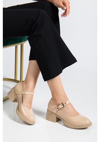 Bej Kadın Topuklu Günlük Ayakkabı Rugan Baretli Kalın Taban fiyatları