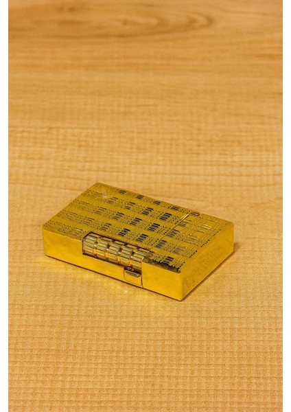 Lüks Çift Fonksiyonlu Taşlı & Pürmüzlü Metal Zppo Çakmak – Altın Desenli Özel Seri modelleri