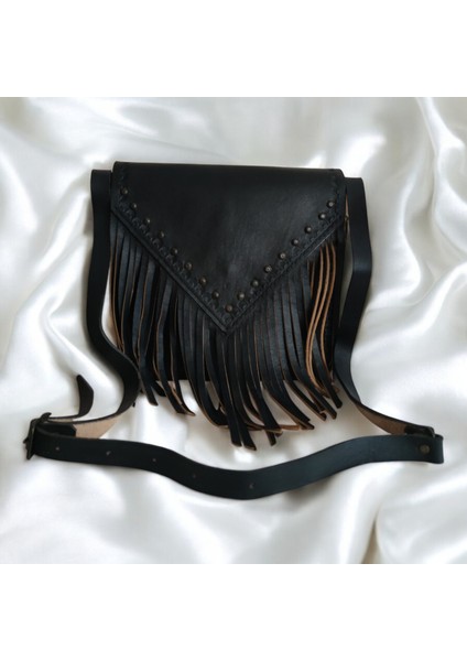 El Yapımı Hakiki Deri Püskül Detaylı Kadın Omuz Çantası | Zımbalı Bohem Tarz Gerçek Dana Derisi Tasarımı fiyatları