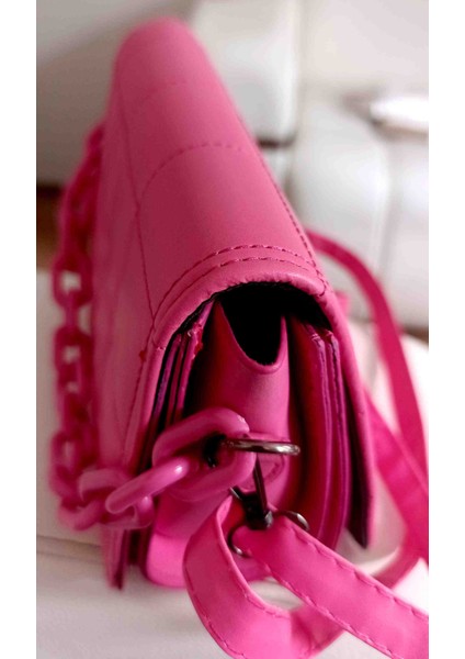 Zincirli Kadın El ve Omuz Çantası modelleri