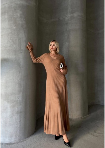 Ince Bel V Yaka Maxi Triko Elbise