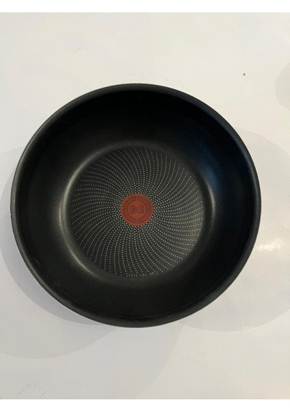 Titanyum Indüksiyon Tabanlı 25 cm Kulpsuz Tava