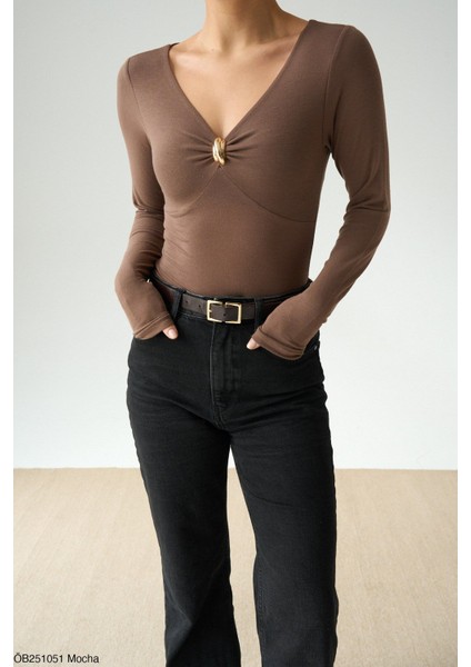 Kahve Kalp Yaka Gold Toka Detaylı Bluz