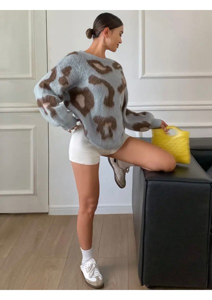 Yumuşacık Dokulu Mavi Kahve Desenli Oversize Kazak indirimleri