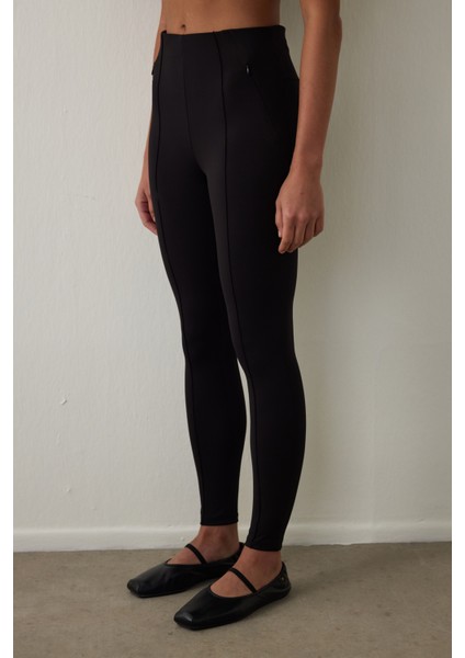 Siyah Gizli Cep Görünümlü Yüksek Bel Tayt