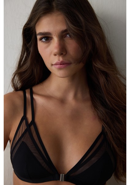 Siyah Önden Açılan Balensiz Dolgusuz Üçgen Sütyen