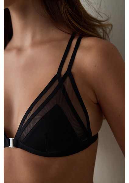 Siyah Önden Açılan Balensiz Dolgusuz Üçgen Sütyen