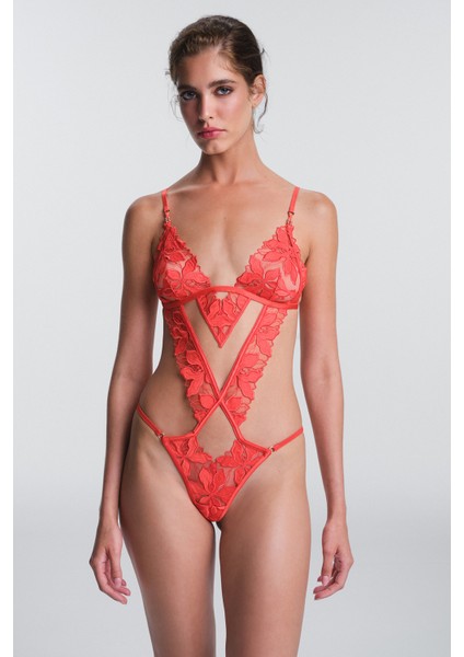 Mercan Oden Dantelli Balensiz Kapsız Body