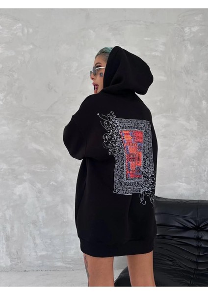 Uzun Kol Kapüşonlu Ön ve Arka Baskılı Sweatshirt - Siyah