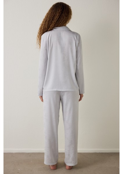 Açık Gri Roses Saten Uzun Kollu Gömlek Yaka Pijama Takımı