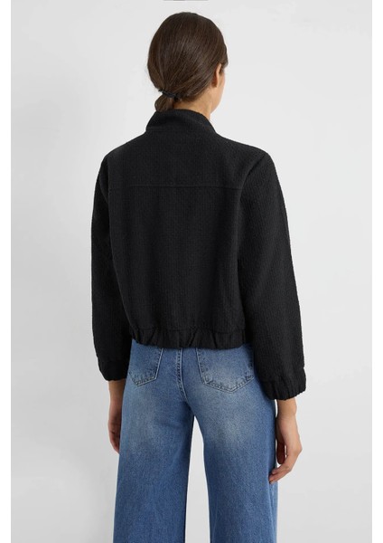 Kadın Cep Detaylı Kadife Yuvarlak Yakalı Ceket Siyah