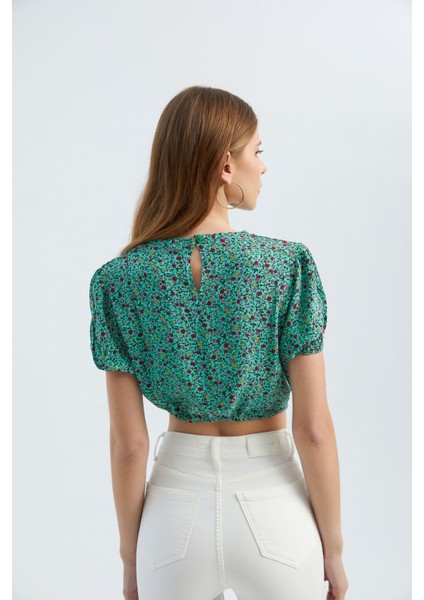 Kadın Çiçekli Yuvarlak Yakalı Bağcıklı Crop Top Yeşil