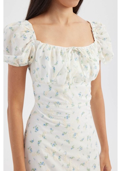 Kadın Yan Yırtmaçlı Çiçek Desenli Kare Yaka Puf Kollu Midi Elbise Çok Renkli