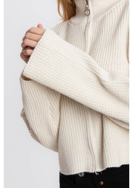 Kadın Fermuarlı Rahat Kesim Triko Hırka Krem Doğal