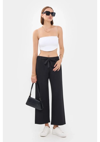 Kadın Yayak Ayak Çizgili Pantolon, İpe Bağlama Detayı ile Siyah
