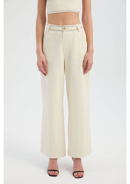 Kadın Yüksek Bel Detaylı Düzenli Kesim Pantolon Beyaz