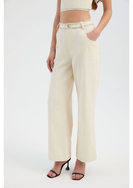 Kadın Yüksek Bel Detaylı Düzenli Kesim Pantolon Beyaz