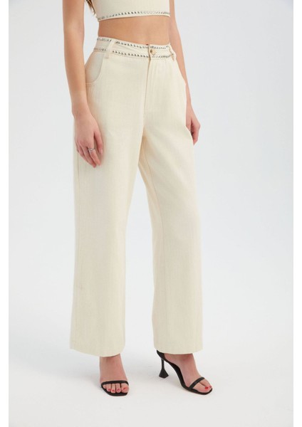 Kadın Yüksek Bel Detaylı Düzenli Kesim Pantolon Beyaz