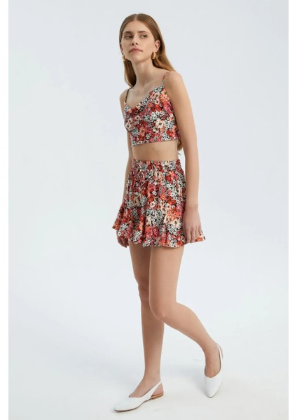 Kadın Çiçek Desenli Yüksek Bel Lastikli Volanlı Şort Tuğla Kırmızısı