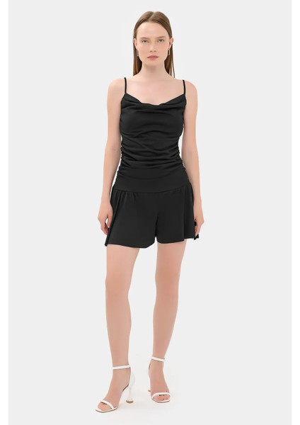 Kadın Kırışık Detaylı İnce Askılı Dokuma Tulum Siyah