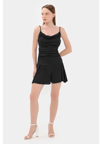 Kadın Kırışık Detaylı İnce Askılı Dokuma Tulum Siyah