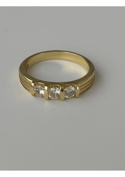 Üç Parlak Taşlı Gold Yüzük