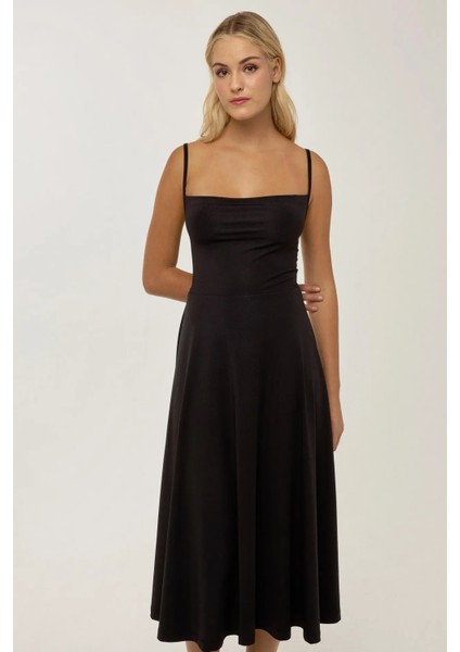 Kadın Düz Kesim Askılı Maxi Elbise Siyah