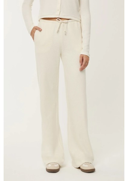 Kadın Esnek Bel Düz Paça Eşofman Tozlu Beyaz