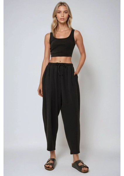 Kadın Esnek Bel Rahat Kesim Pileli Pantolon Siyah