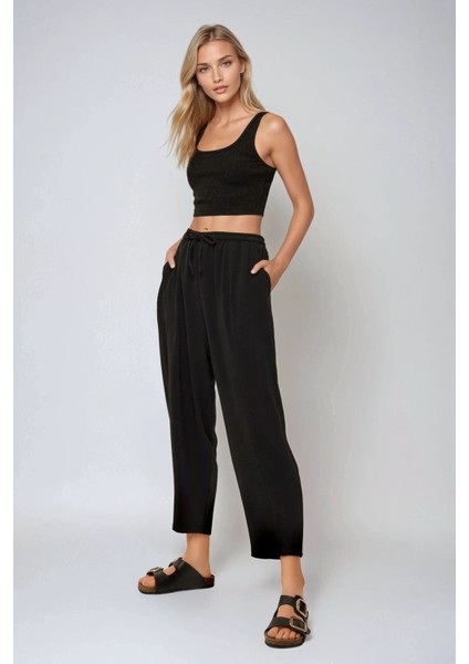 Kadın Esnek Bel Rahat Kesim Pileli Pantolon Siyah
