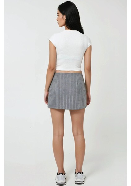 Kadın Yırtmaç Detaylı Çizgili Mini Şort Etek Gri