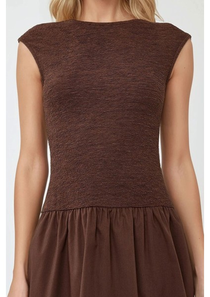 Kadın Dokulu Kolsuz Mini Elbise Kahverengi