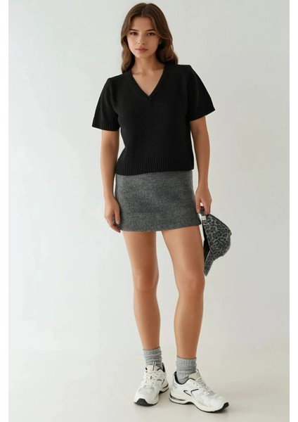 Kadın Kısa Kollu V-Yaka Örgü Kazak Siyah