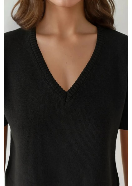 Kadın Kısa Kollu V-Yaka Örgü Kazak Siyah