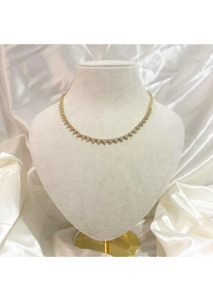 Vıp Seri Zirkon Taşlı Üçgen Kolye Gold fırsatları
