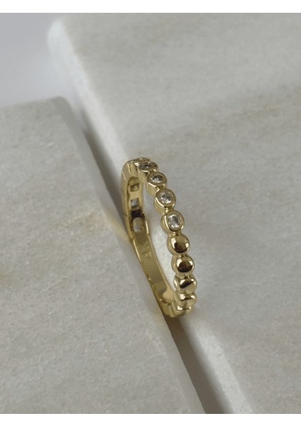 Daire ve Dikdörtgen Şekilli Taşlı Gold Yüzük