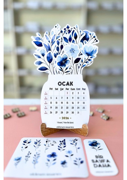 2026 Mavi Çiçek Temalı Masa Takvimi | Kayın Desenli Karton Tutucu | Dekoratif Takvim | Hediye Seçeneği