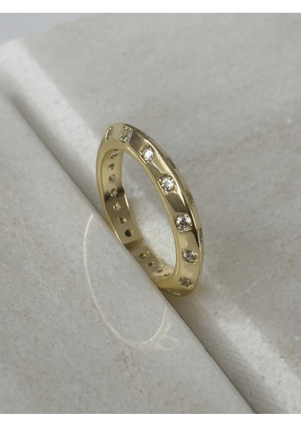 Küçük Taşlı Gold Yüzük modelleri
