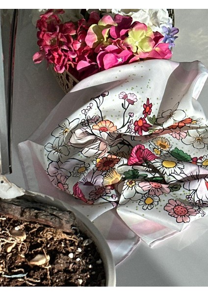 Bahar Desen Kare Fular fırsatları