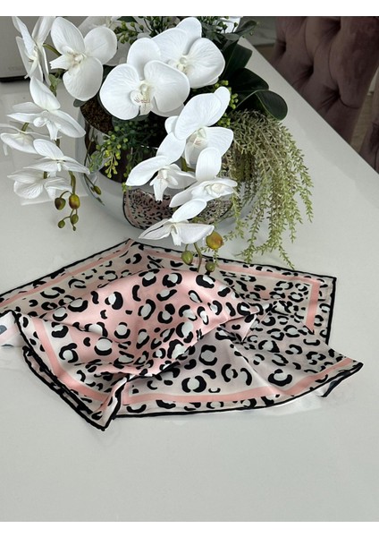 Pembe Leopar Kare Fular modelleri