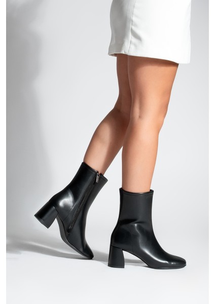 Kadın Küt Burun Fermuarlı Topuklu Bot Nonas Siyah