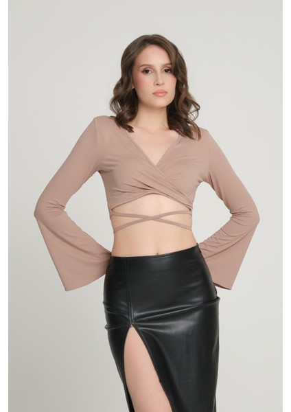 Kruvaze Kol Volanlı Bluz