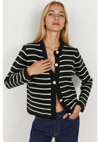 Kadın Düğmeli Şeritli Hırka Siyah