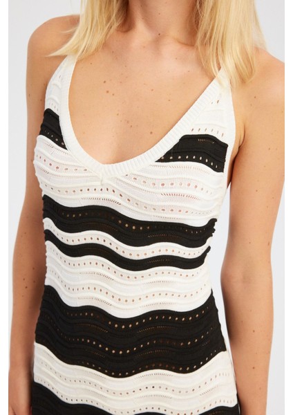 Kadın Çizgili V Yaka Yandan Yırtmaçlı Maxi Elbise Çok Renkli