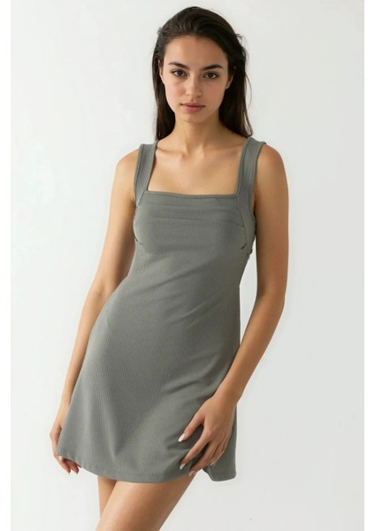 Kadın Kırışıklıklı Kare Yaka Mini Elbise Haki Yeşil